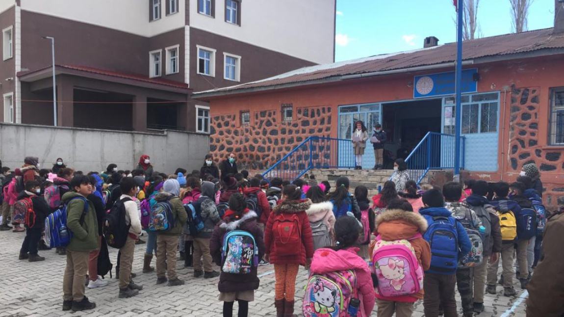 Okulumuz da Çanakkale Zaferinin yıl dönümü etkinlikleri yapıldı.